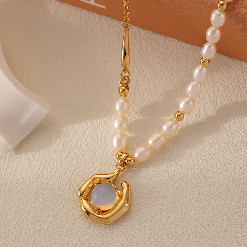 Pearl-beaded pendant necklace for an open neckline
