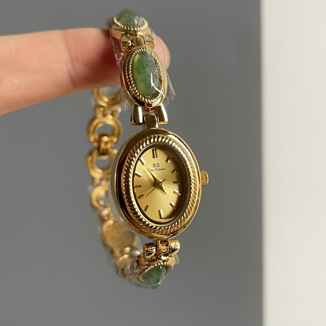 Natural stone oval bracelet watch with rope-edge bezel
