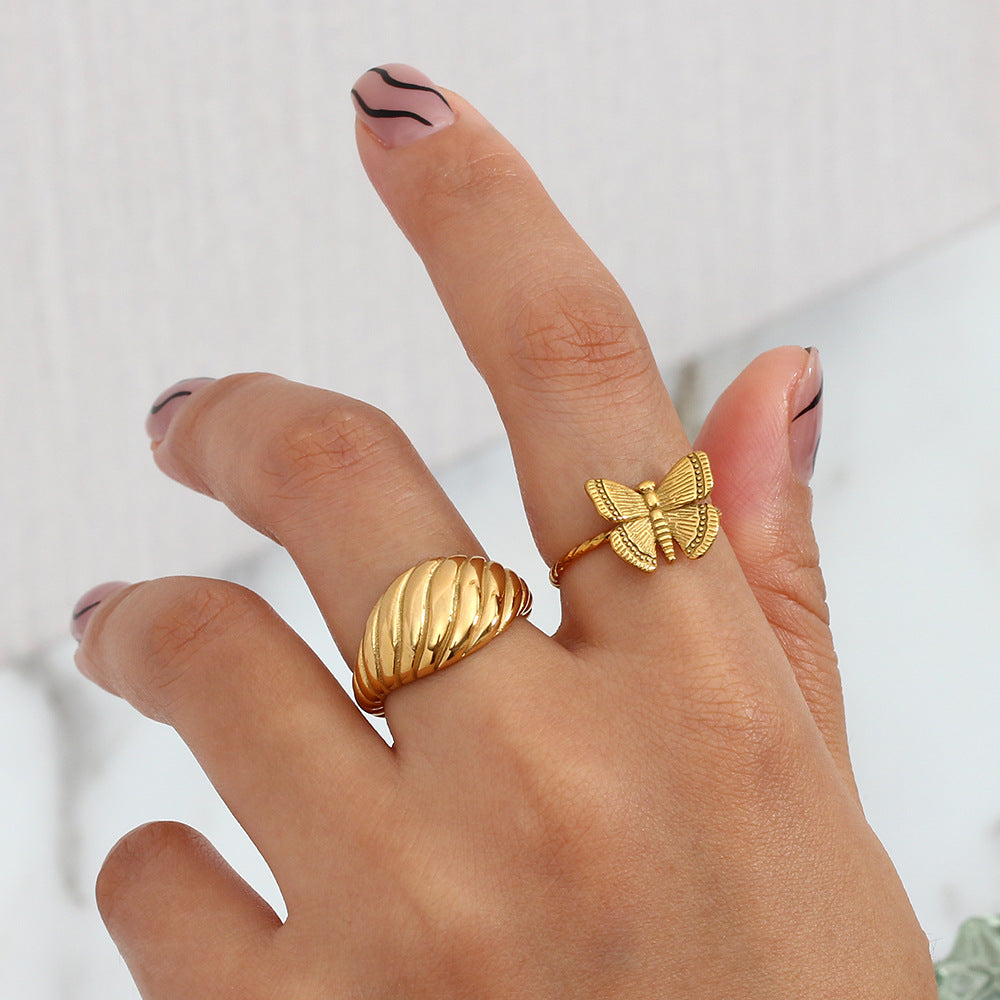 Retro Carved Butterfly Ring-opening size