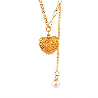 Engraved Design Heart Pendant Necklace