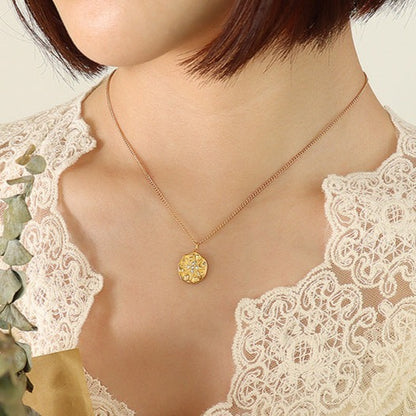 Polygonal Star Pendant Necklace