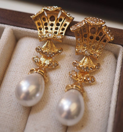 Palace Hollow Pearl Earrings/Ear Clips